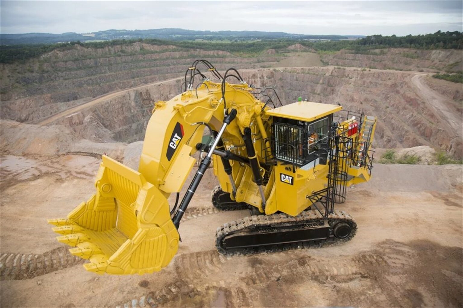 Tarmacs new big Cat completes its line-up of UKs largest excavators at Mountsorrel quarry