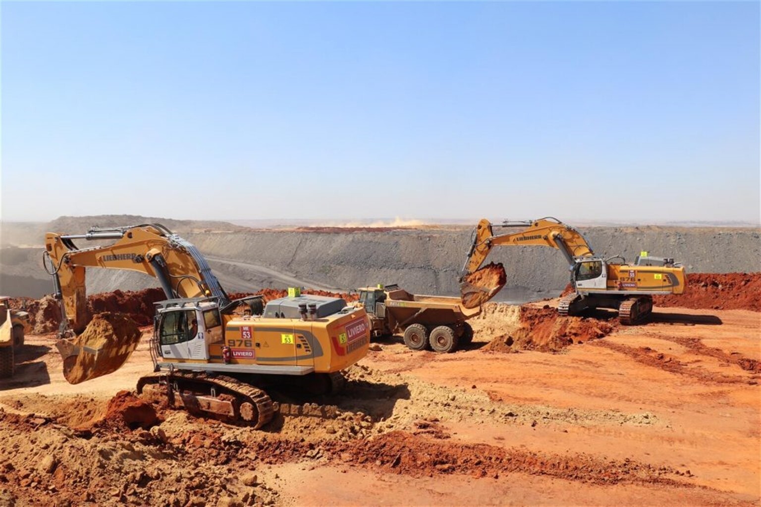 Liebherr double act at the heart of of coal production in South African mine