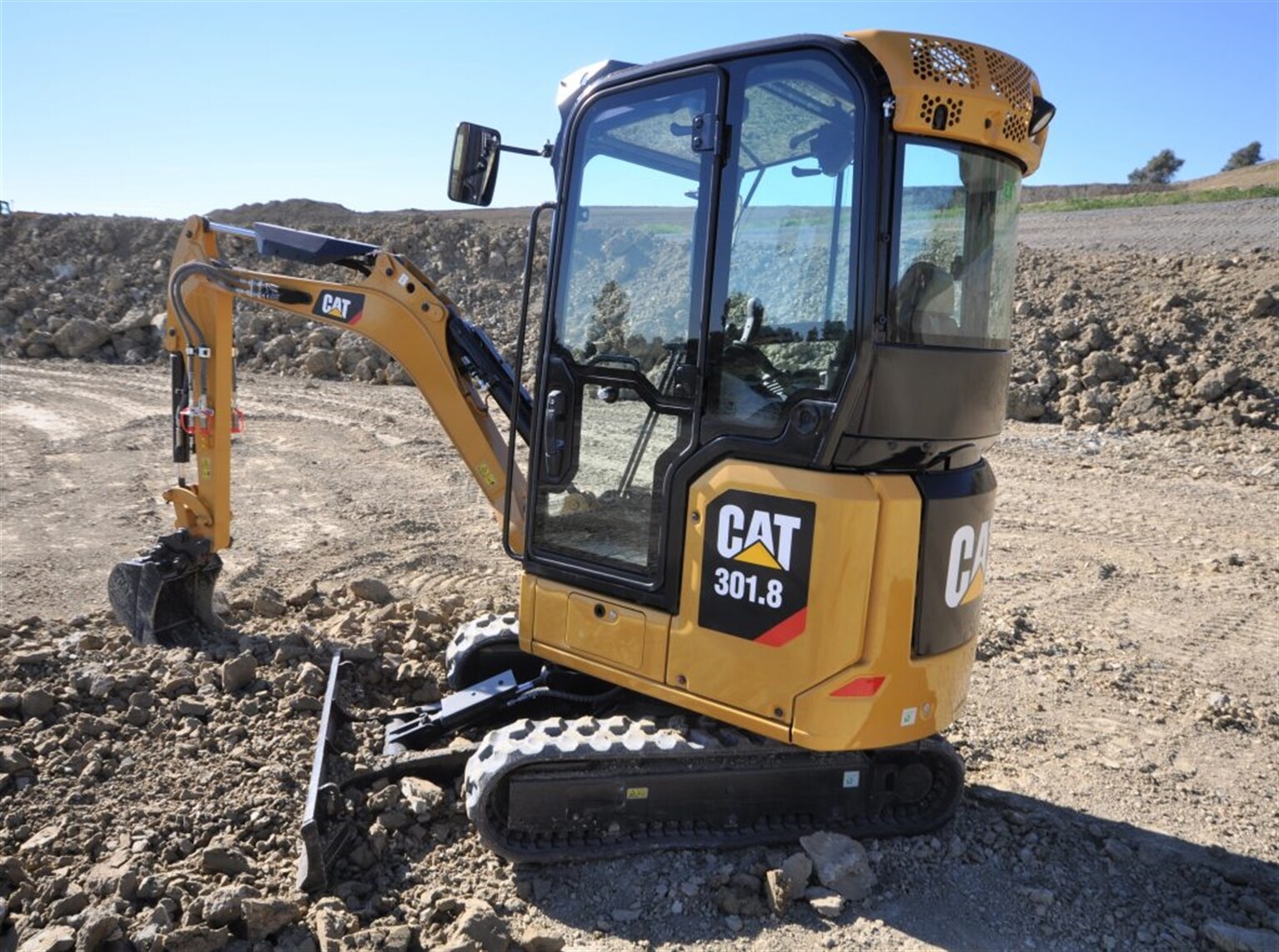 Industry leading features for Next Gen Cat mini excavators