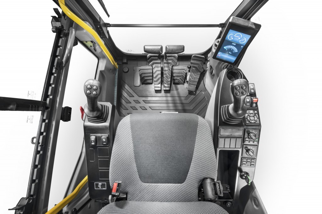 Volvo_EC220E_carecab_hytt_hmi_human_machine_interface-1024x683