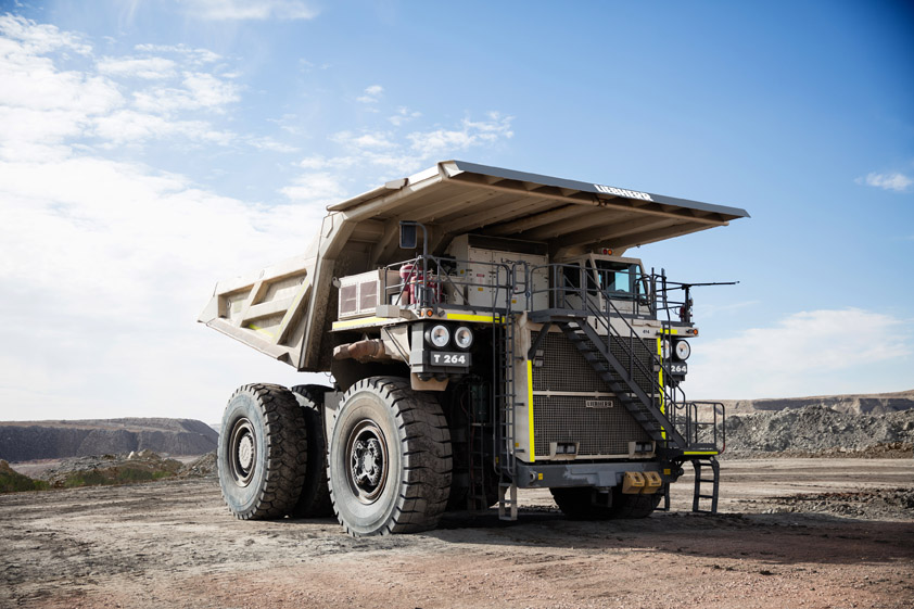 liebherr-t264-mining-truck-72dpi