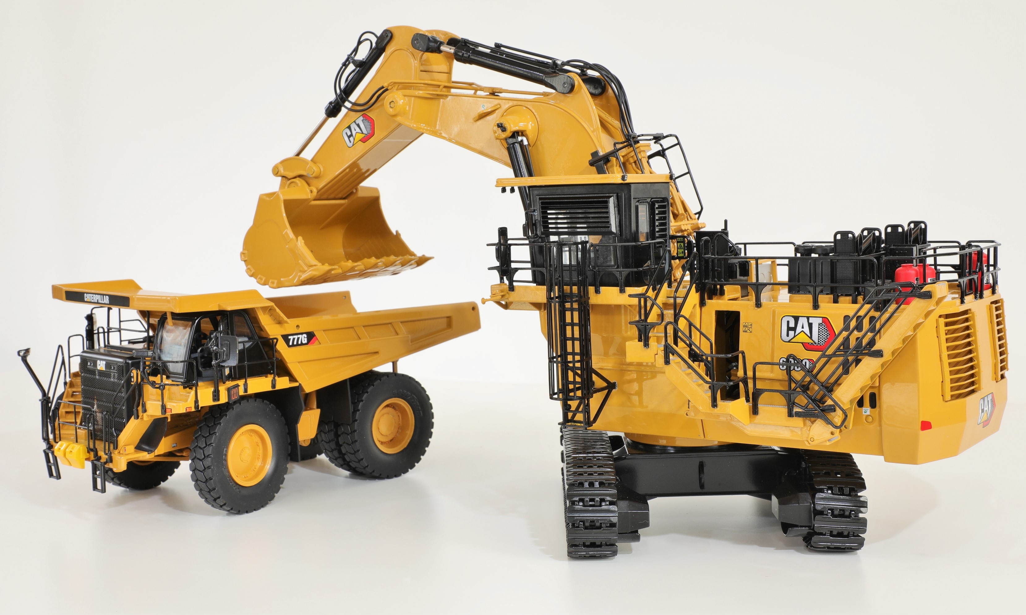 CCM 1/48 CAT 6015B Excavator XY2 Caterpillar Cat 6015B Mining
