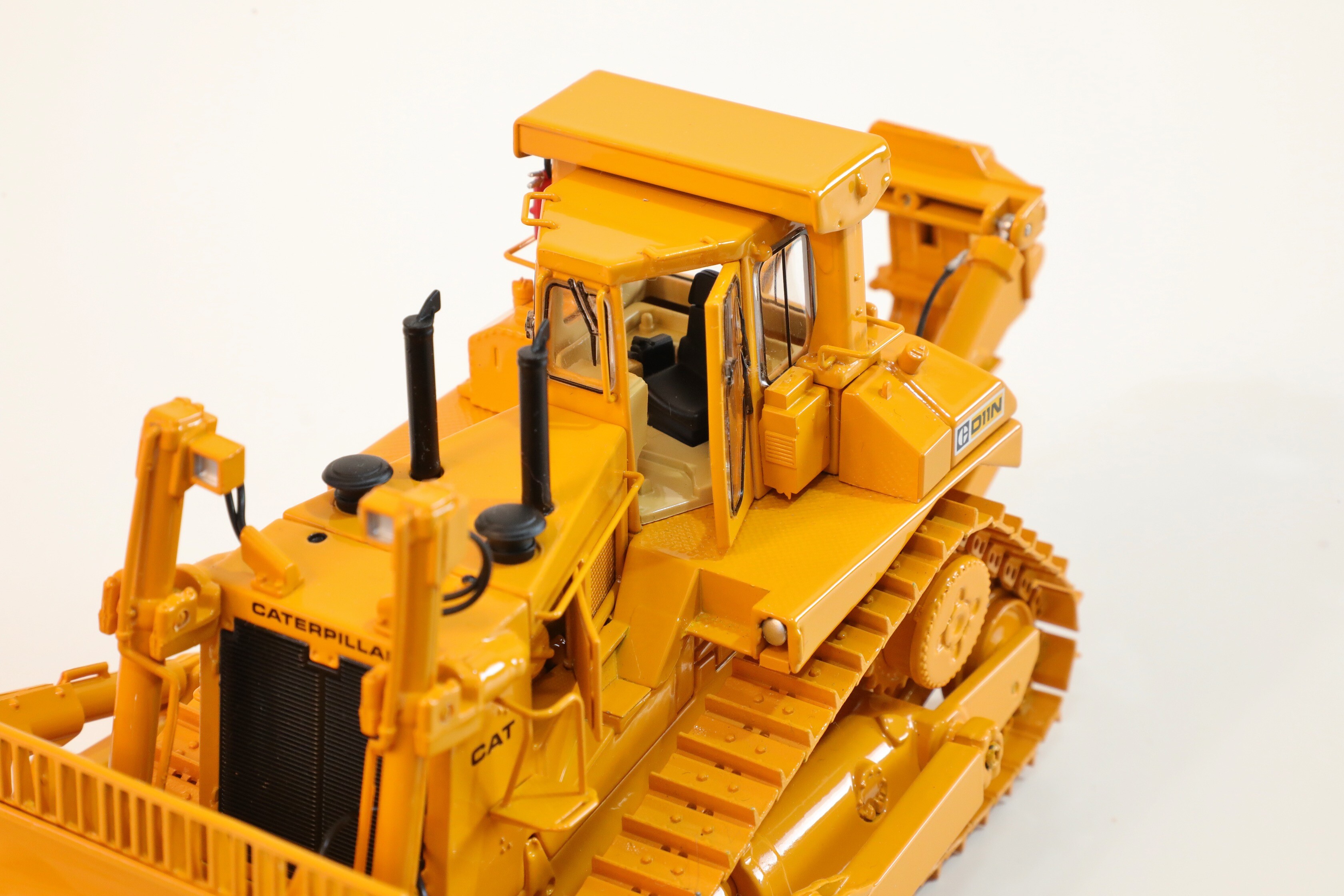 David Wylie reviews the 1:48th scale die-cast Caterpillar D11N