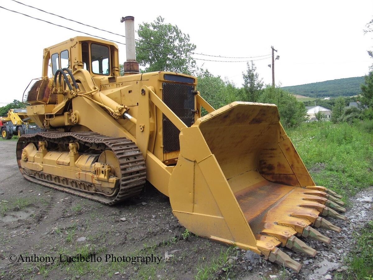 più grande caricatore cingolato di Komatsu pale cingolate Komatsu D155S 217256549_2698942430405480_209743580