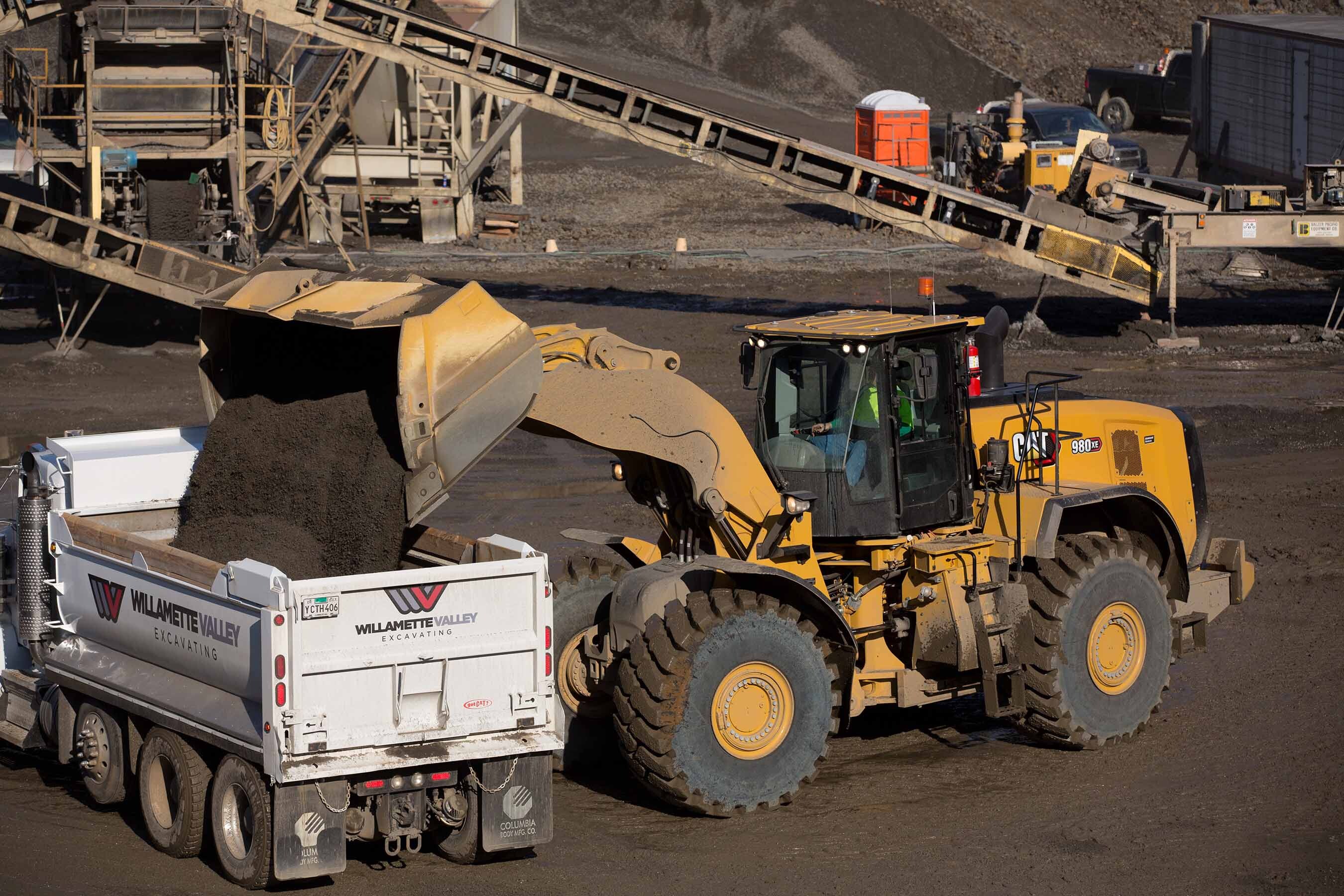 New Cat 980 and 982 series wheel loaders