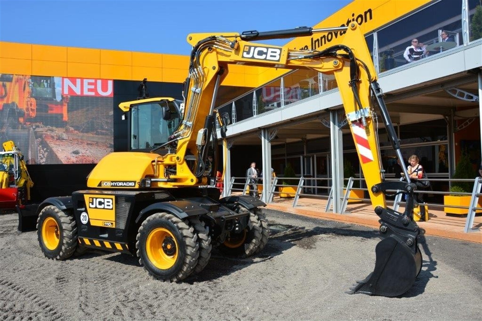 JCBs Hydradig wows the crowds at Bauma