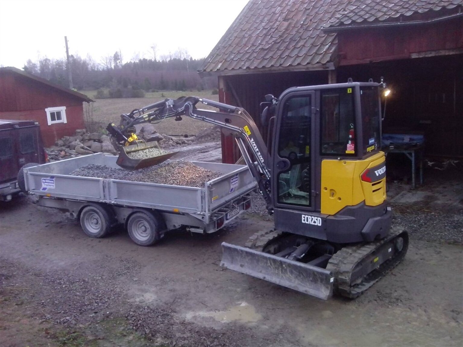 Volvos ECR25D fits the bill for Swedish contractor