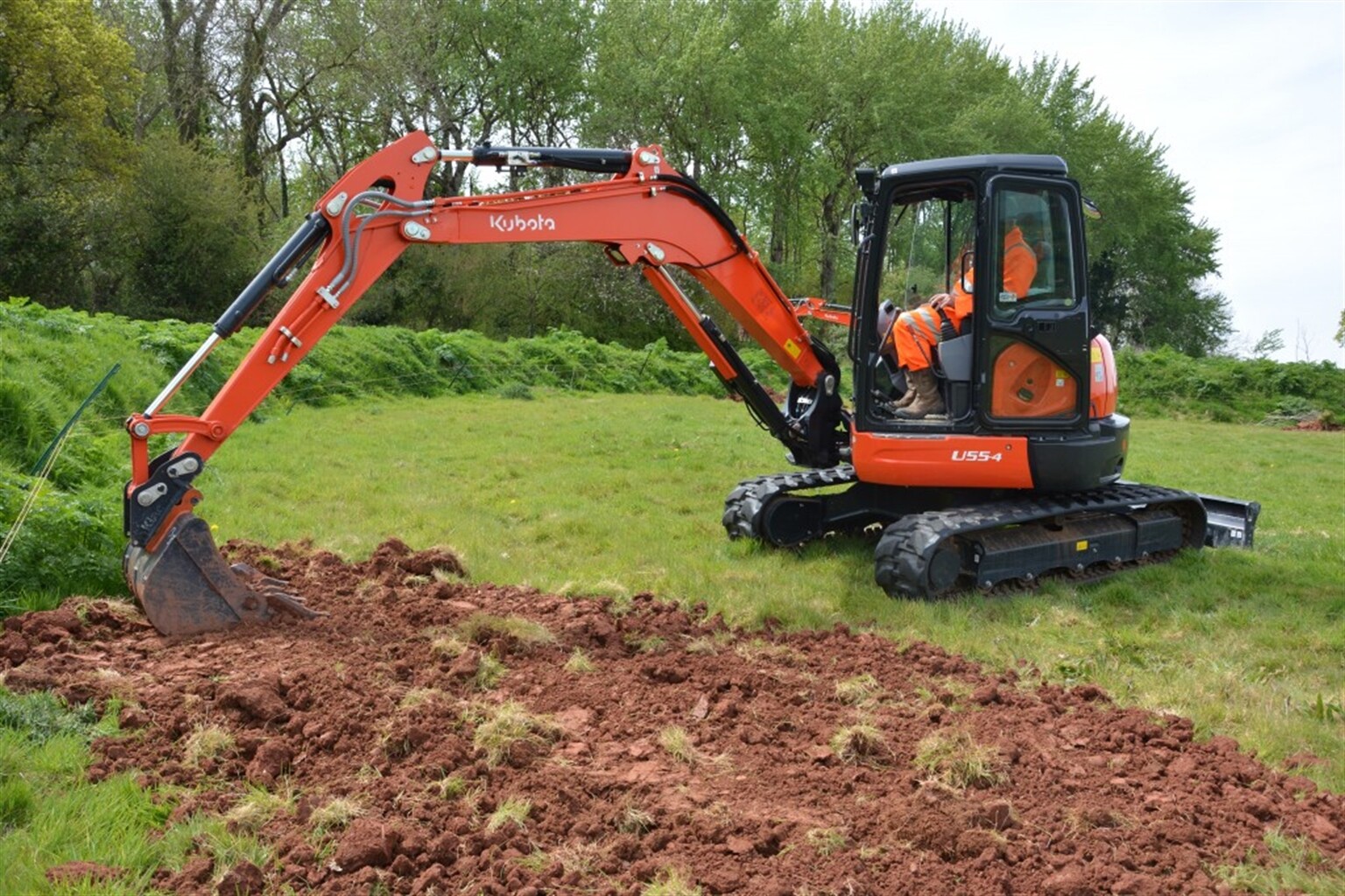 Sunshine and pasties at the MST Kubota dig day