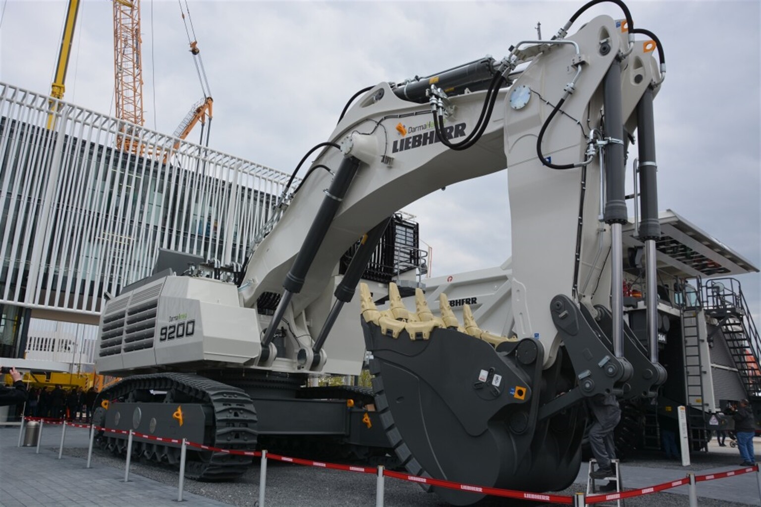 Liebherr announces impressive figures for 2015