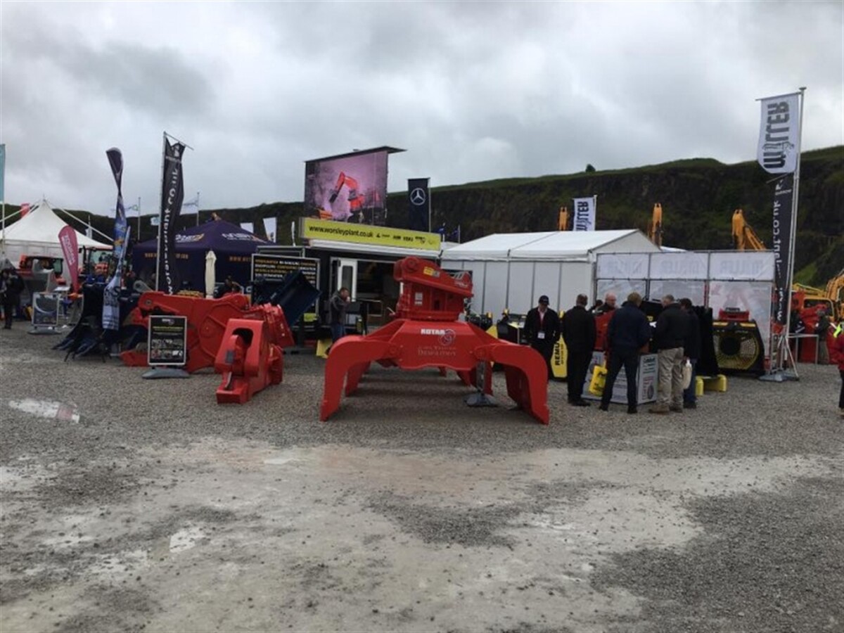 Getting attached at Hillhead