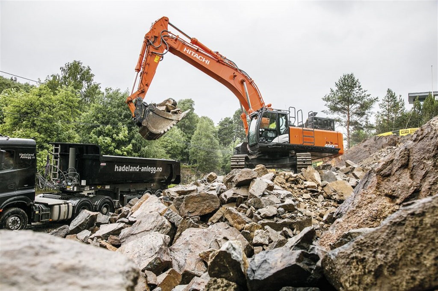 Hitachi's ZX490LCH-6 tackles demanding project