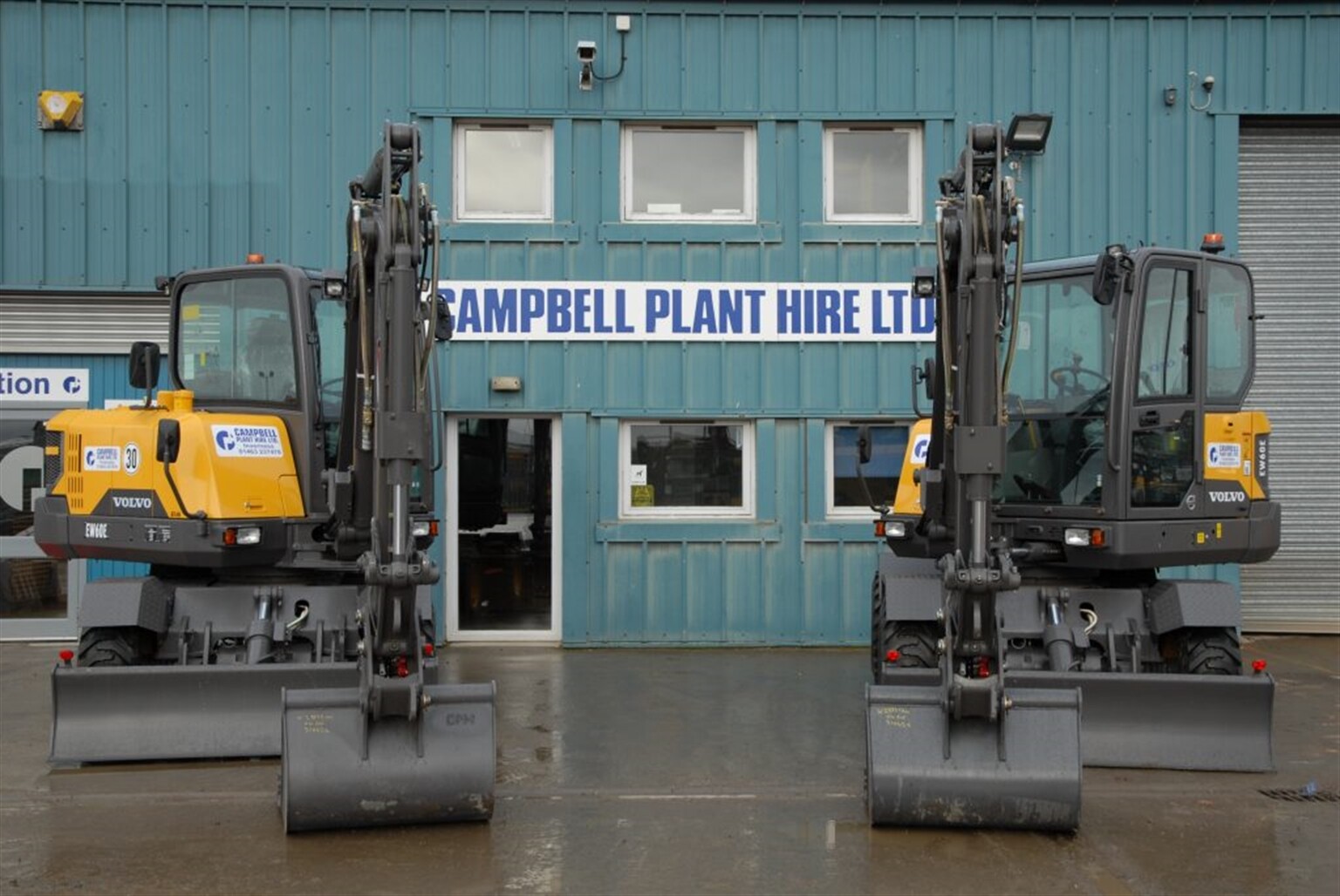 UK's First two Volvo EW60E's go to Campbell Plant
