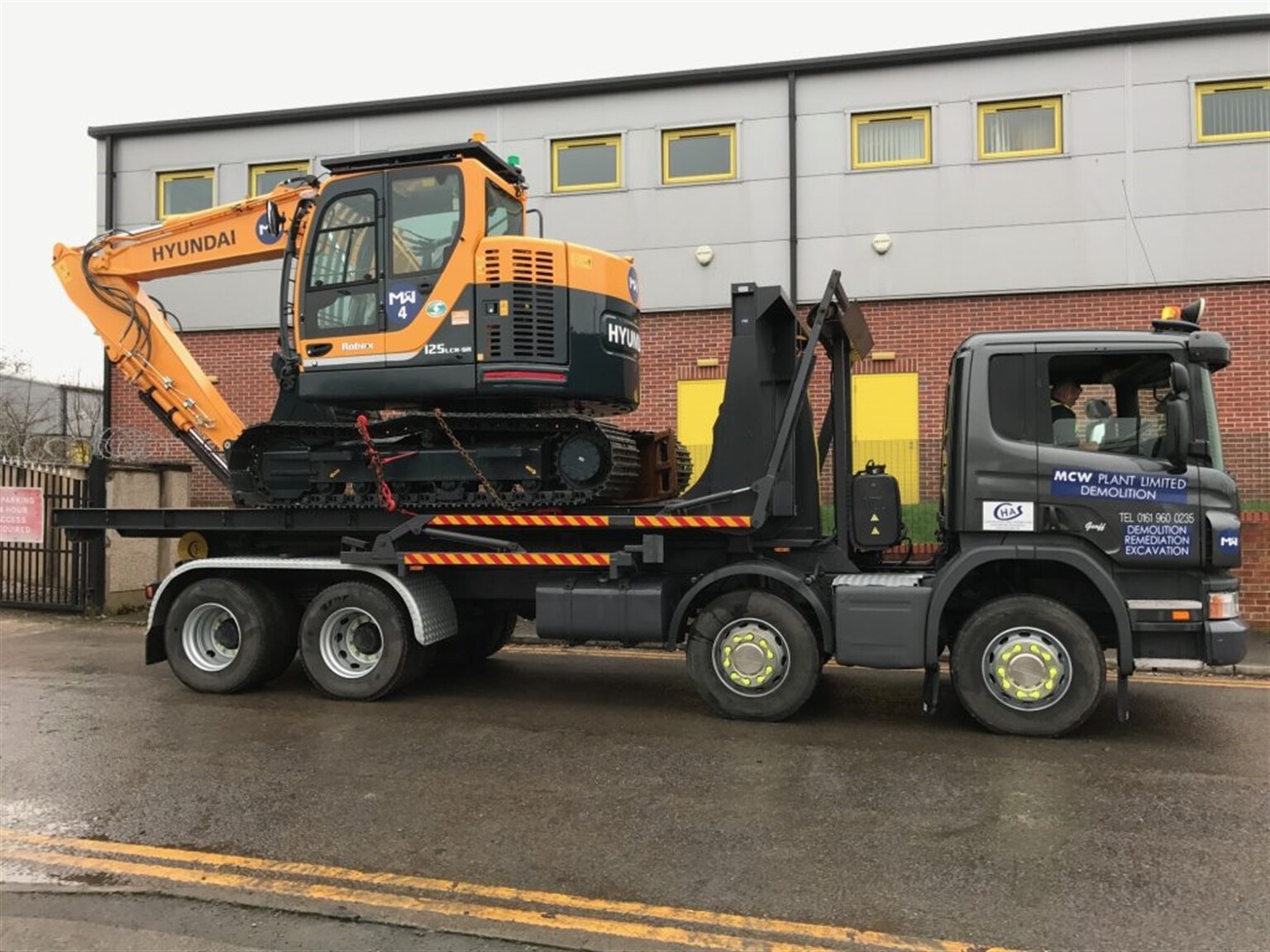 Mammoth Task for Hyundai Machines at Blackpool Zoo.