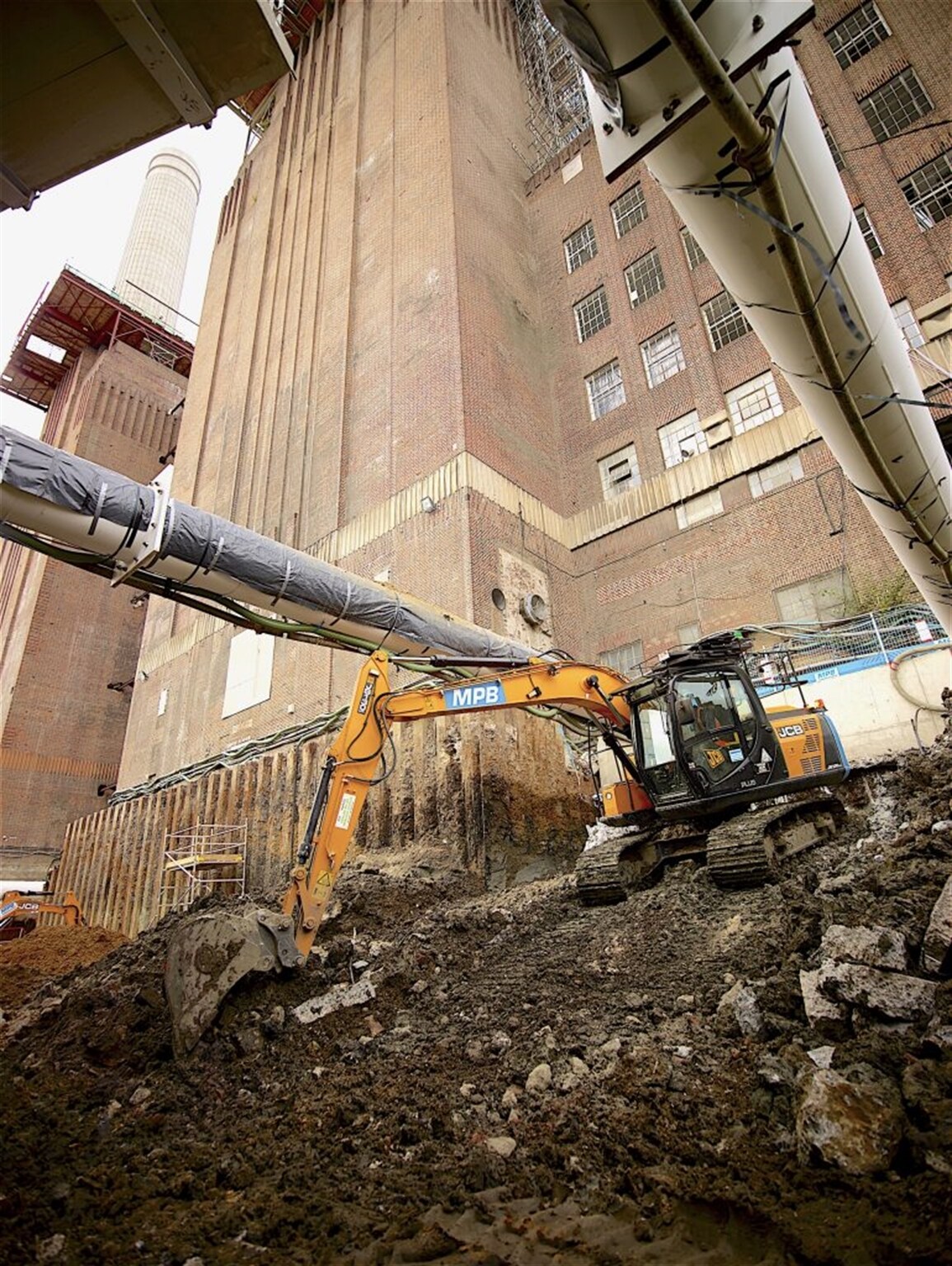 JCB excavators power up at Battersea development