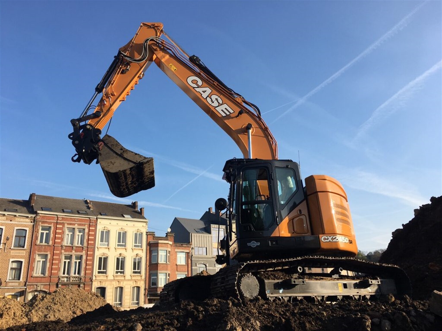 Cases first CX245D SR makes an impact in Belgium