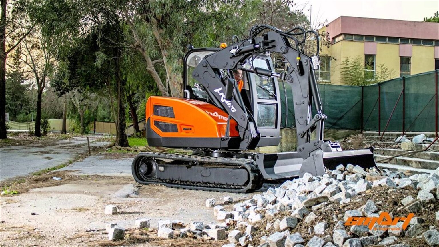 Smart excavator looks familiar