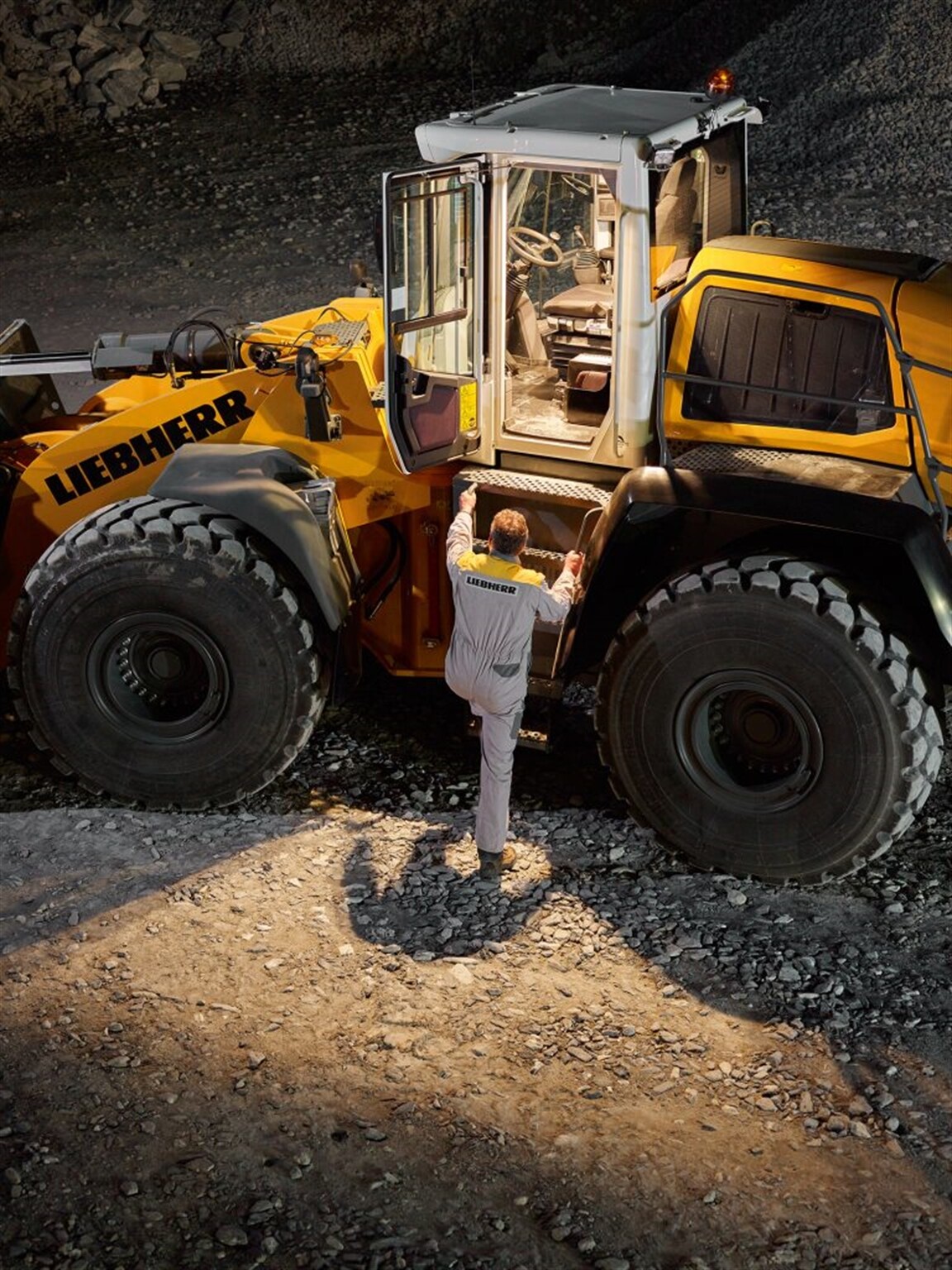 Liebherr lights up the world with new lighting options for XPower loaders