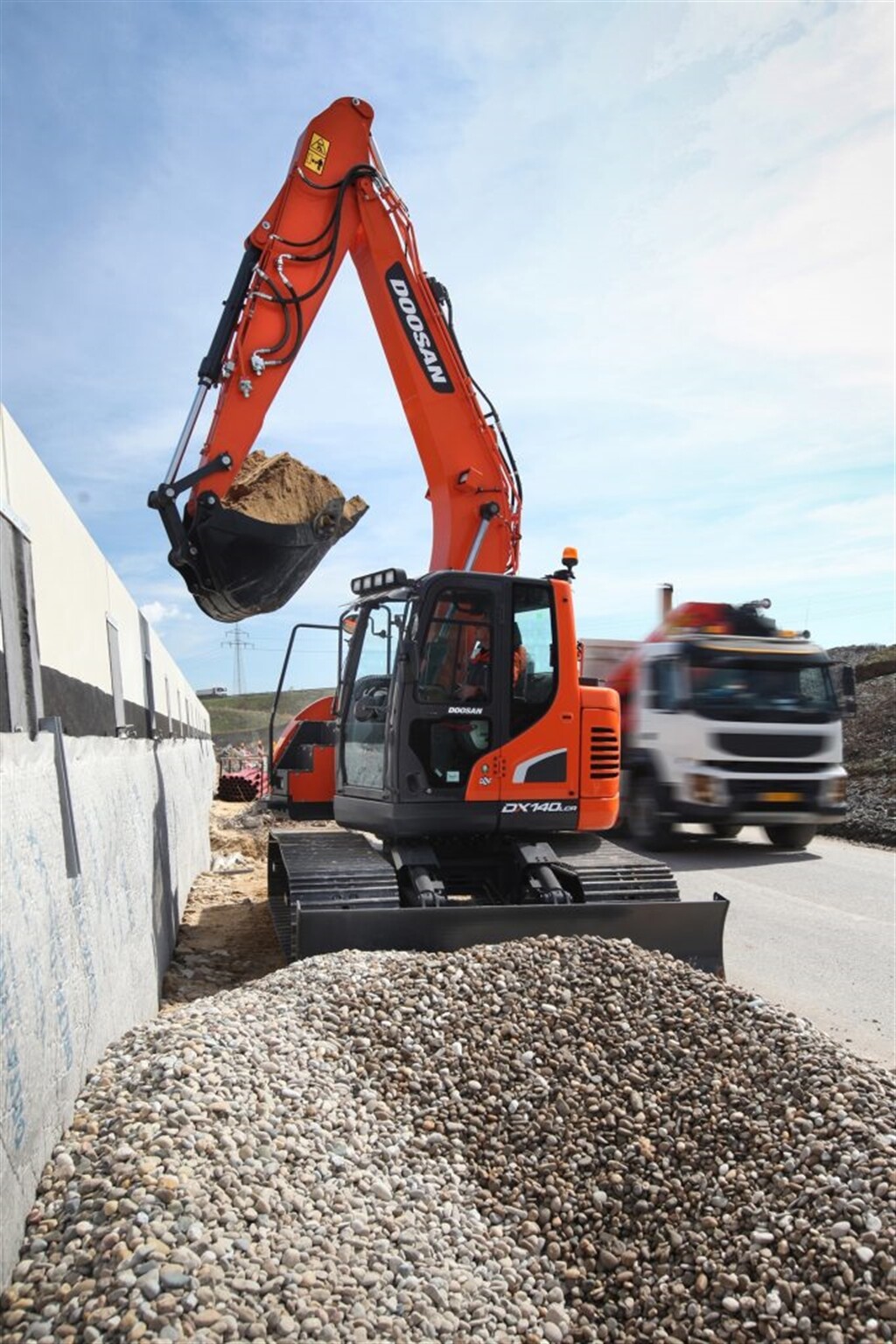 Doosan to display DX140LCR-5 at World of Concrete