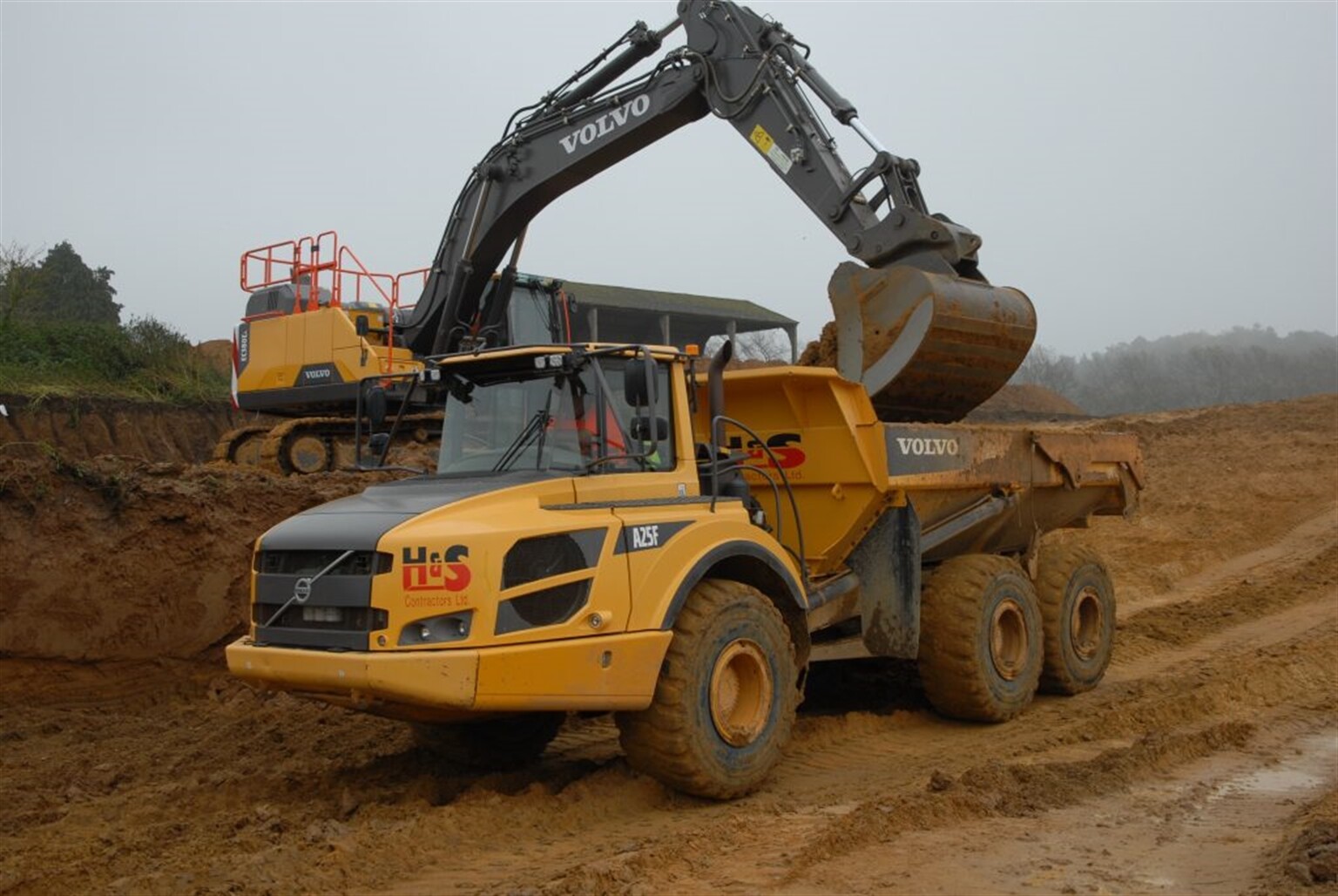 Volvo 40-tonne excavators find favour at H&S Contractors