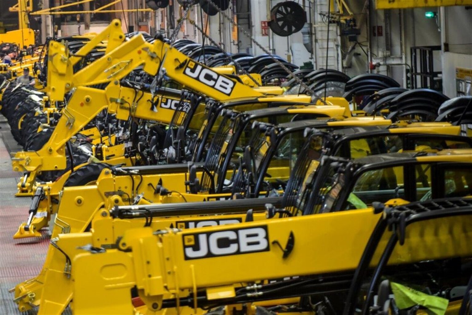 JCB employees get New Year pay rise of 3.9% thanks to strong outlook