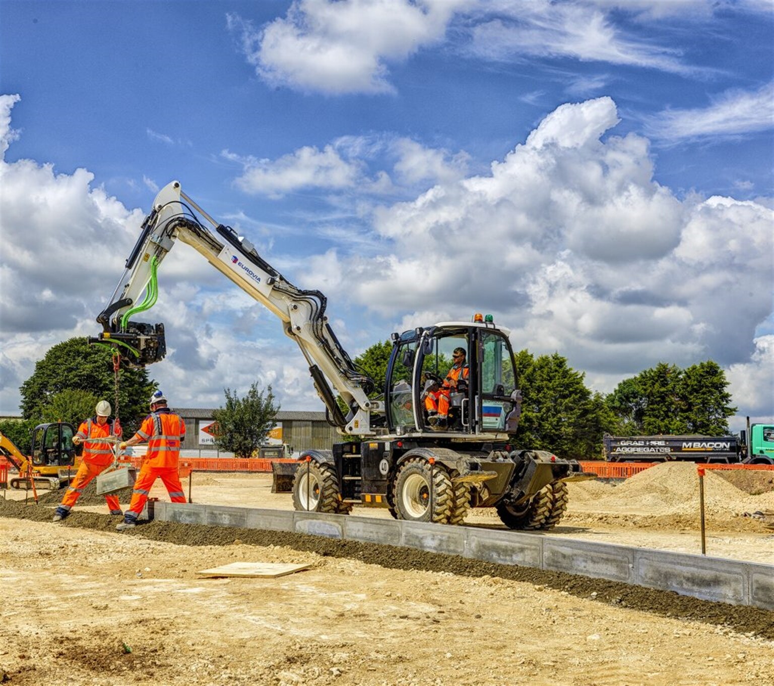 JCB Hydradig clearly a winner for Eurovia Contracting