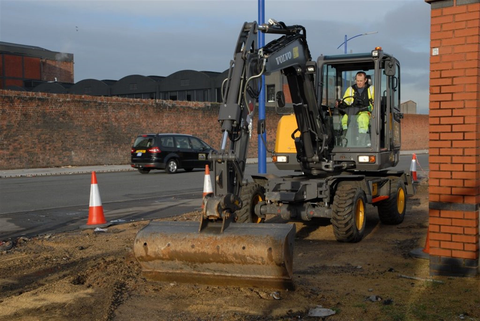 Volvo EW60E has kerb appeal for King Construction