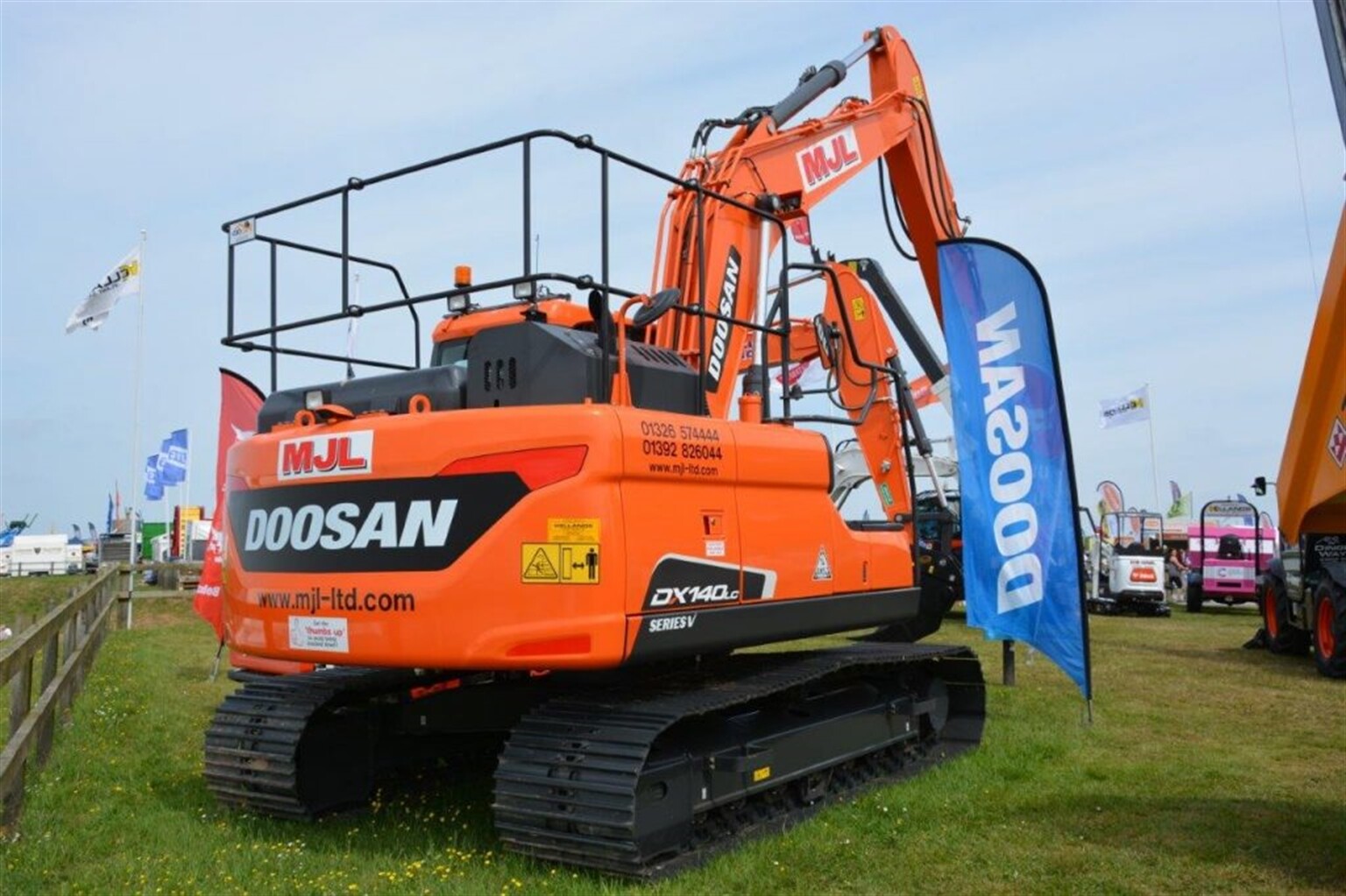 Kellands have got Doosan covered