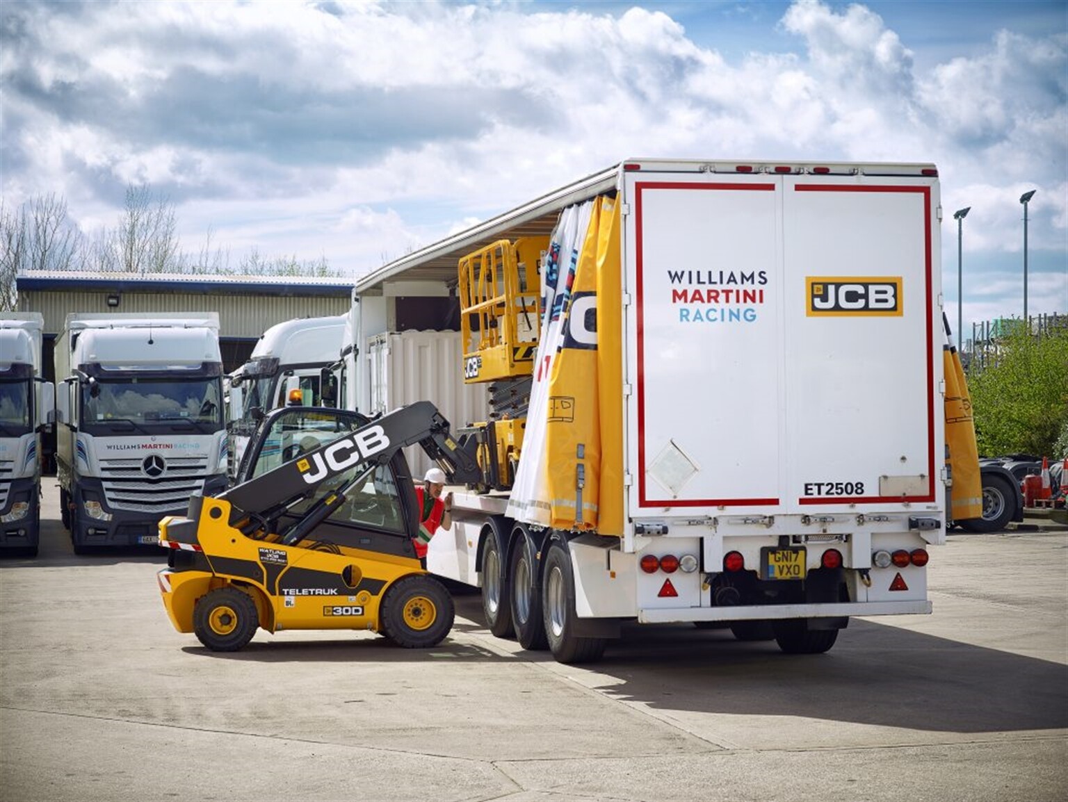 JCB IN POLE POSITION FOR EUROPEAN GRAND PRIX SUPPORT