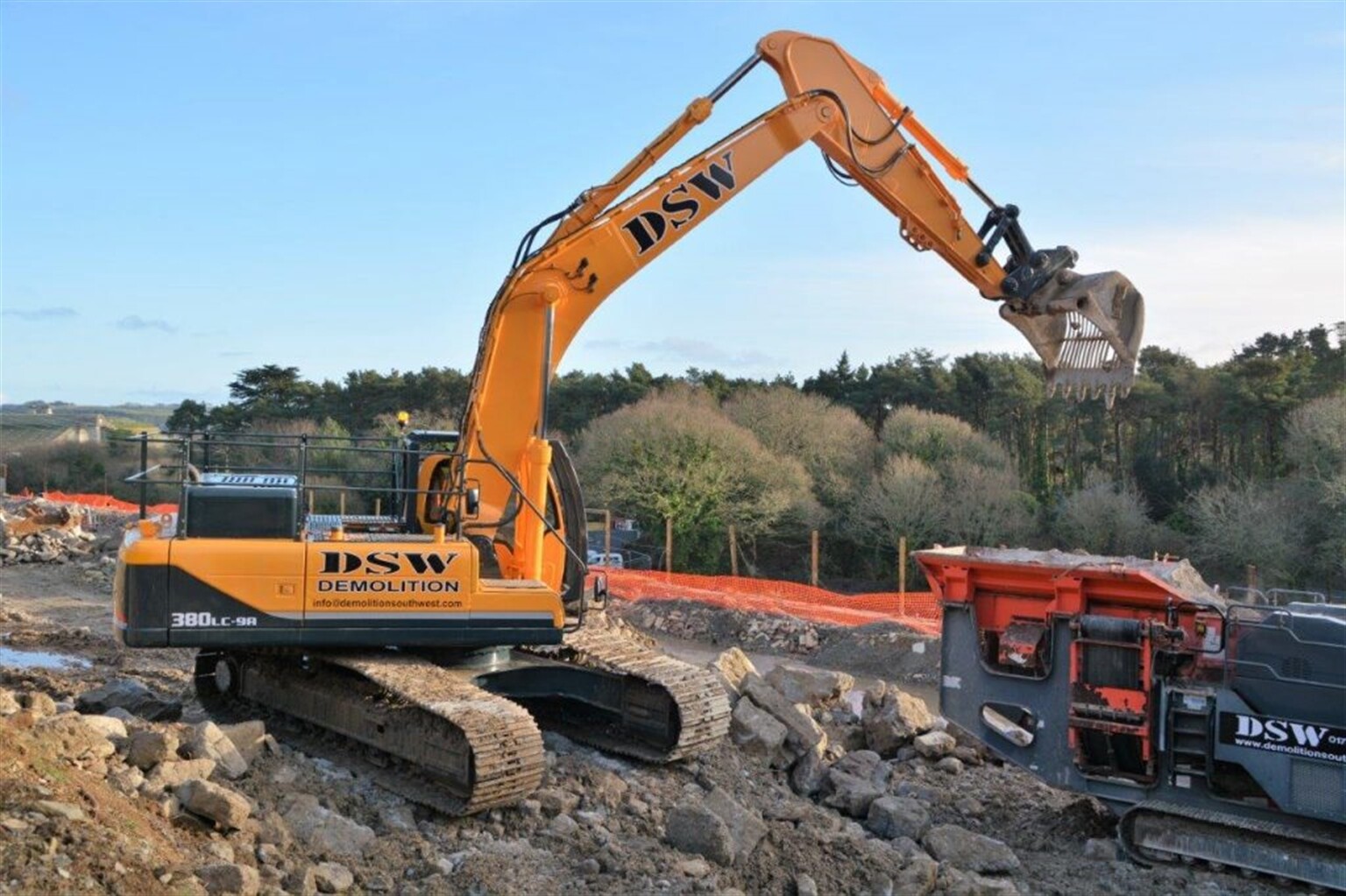 Hyundai help DWS build new Cornish demolition business