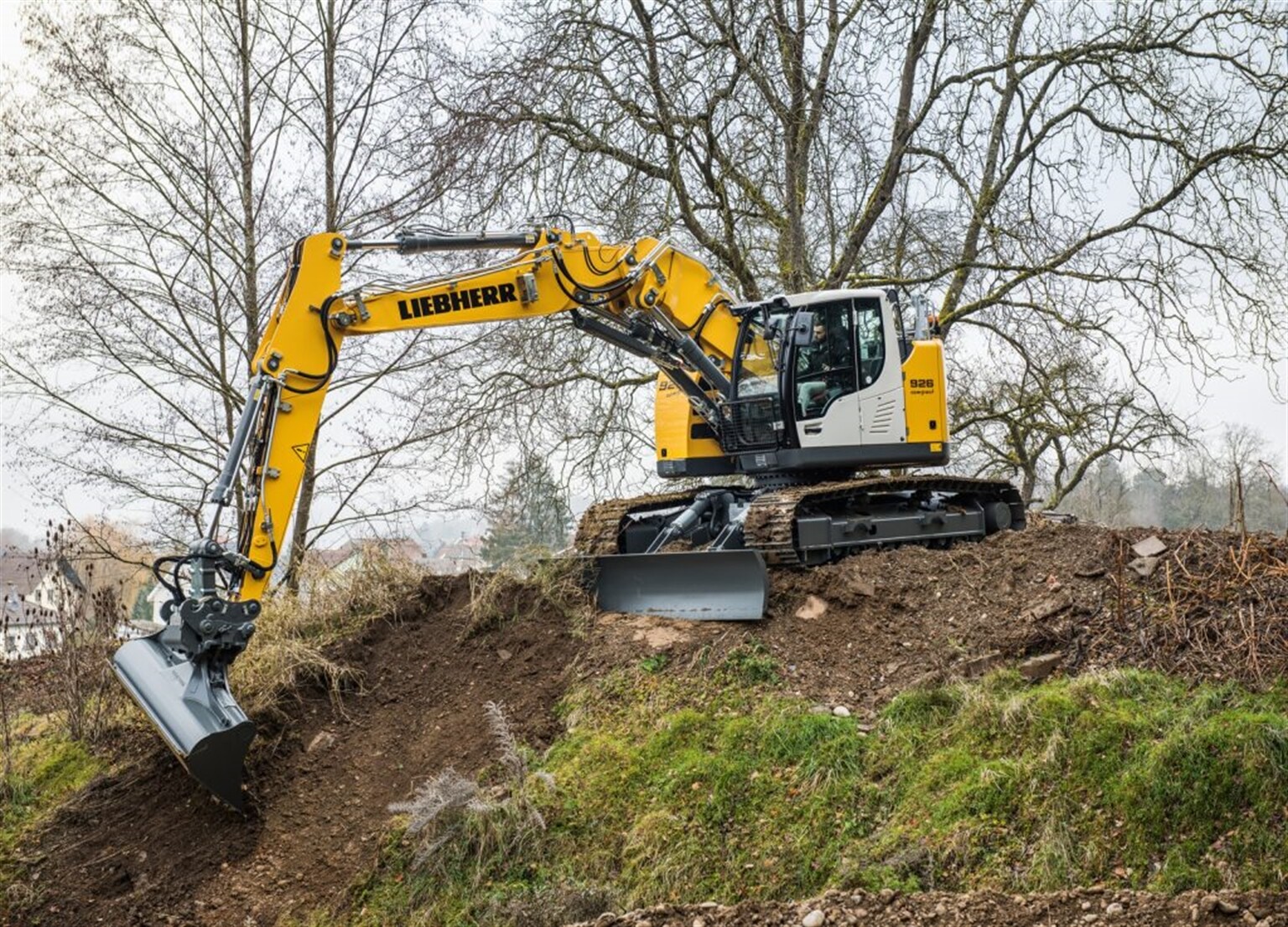 Liebherr starts series production of new R 926 Compact crawler excavator