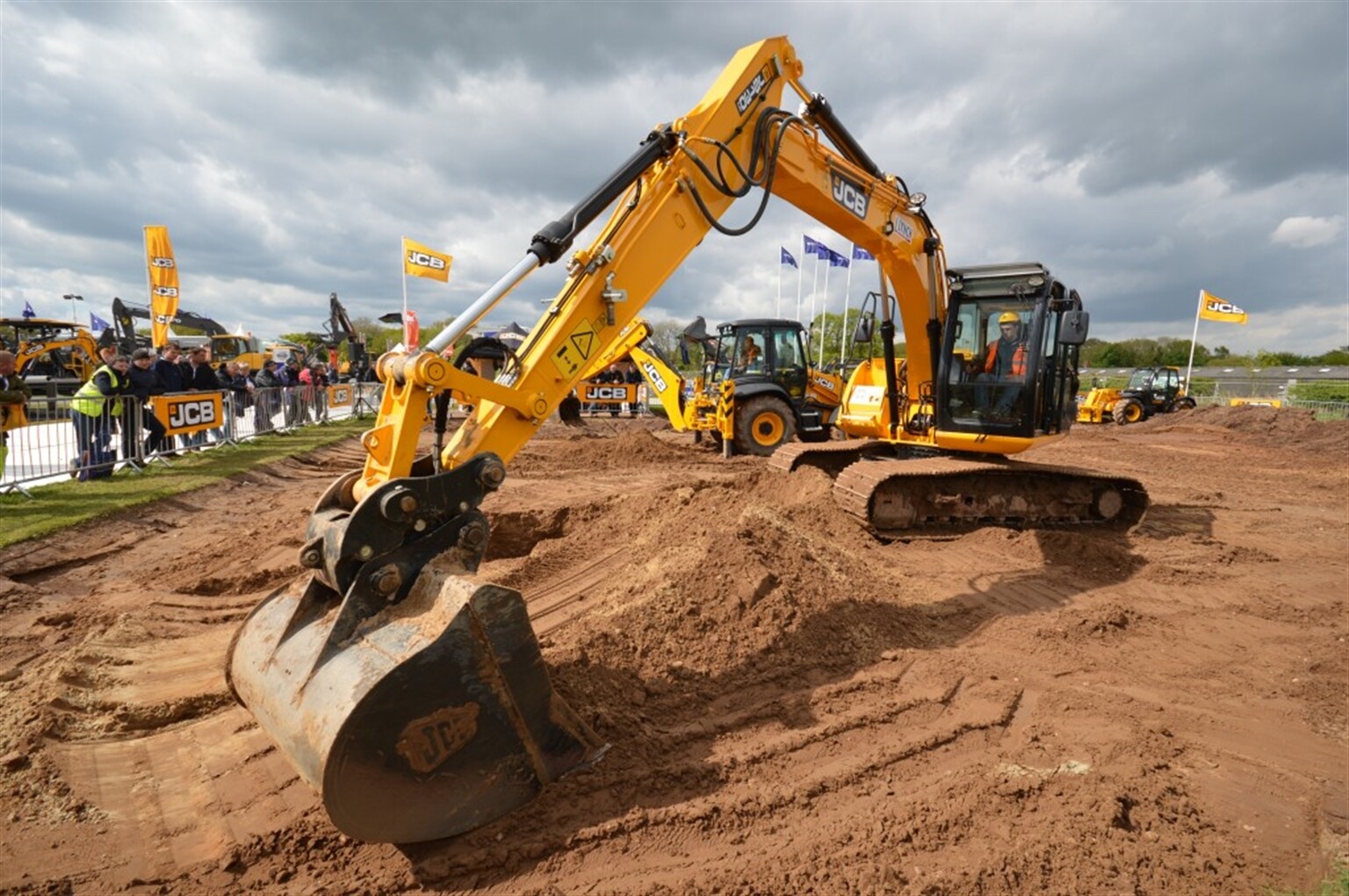 Digger action at operator open day & family plant show