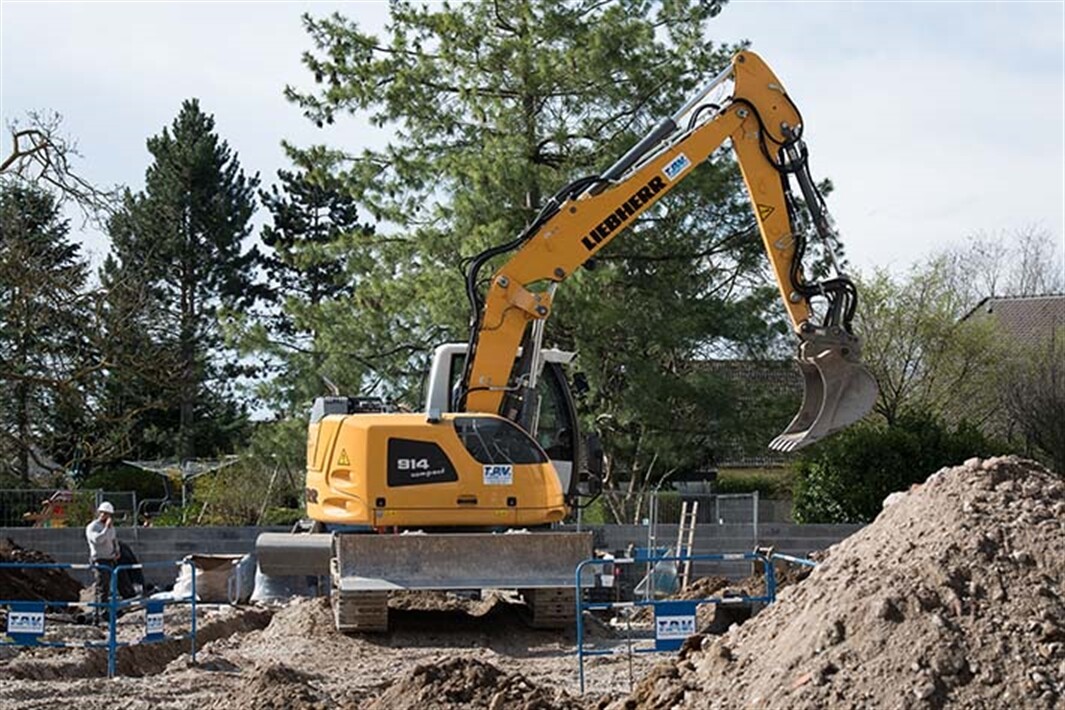 TPV adds new Liebherr R 914 Compact crawler excavator to its fleet