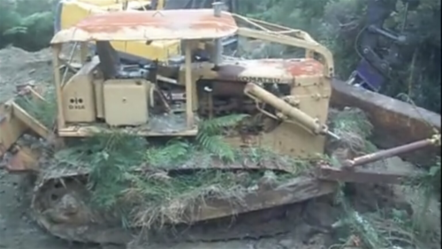 Old Abandoned Komatsu Recovered