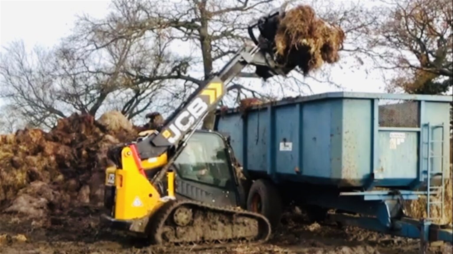 Lord Muck compares tracked skid steers
