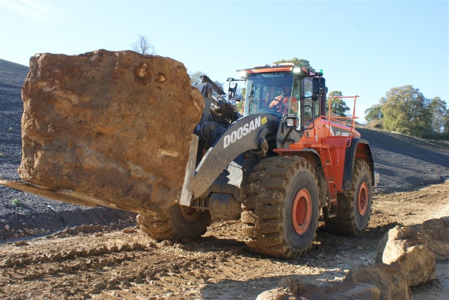 Great Tew Quarry chooses big Doosan to meet demand
