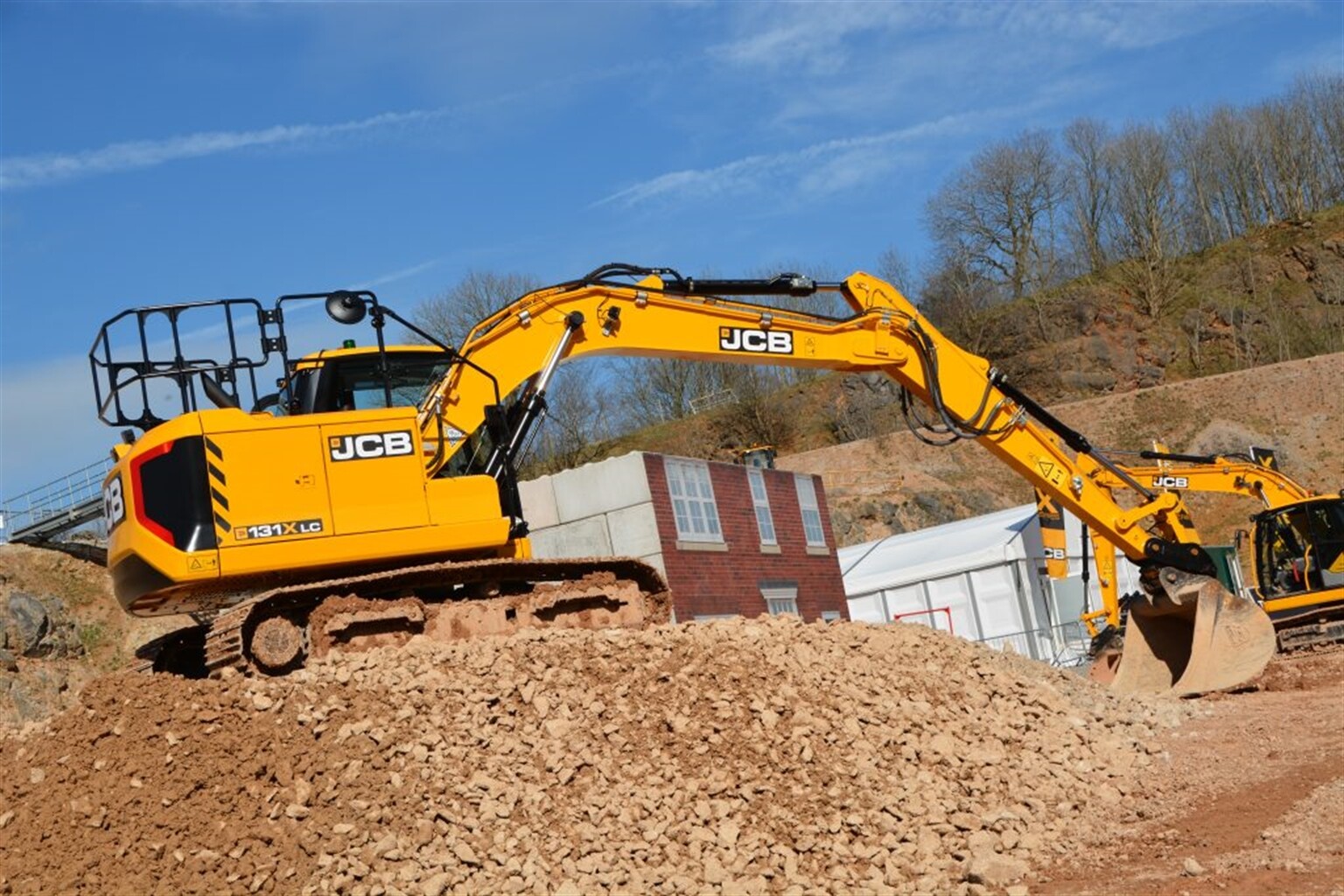 Public Debut for New JCB X-Series Models at Plantworx
