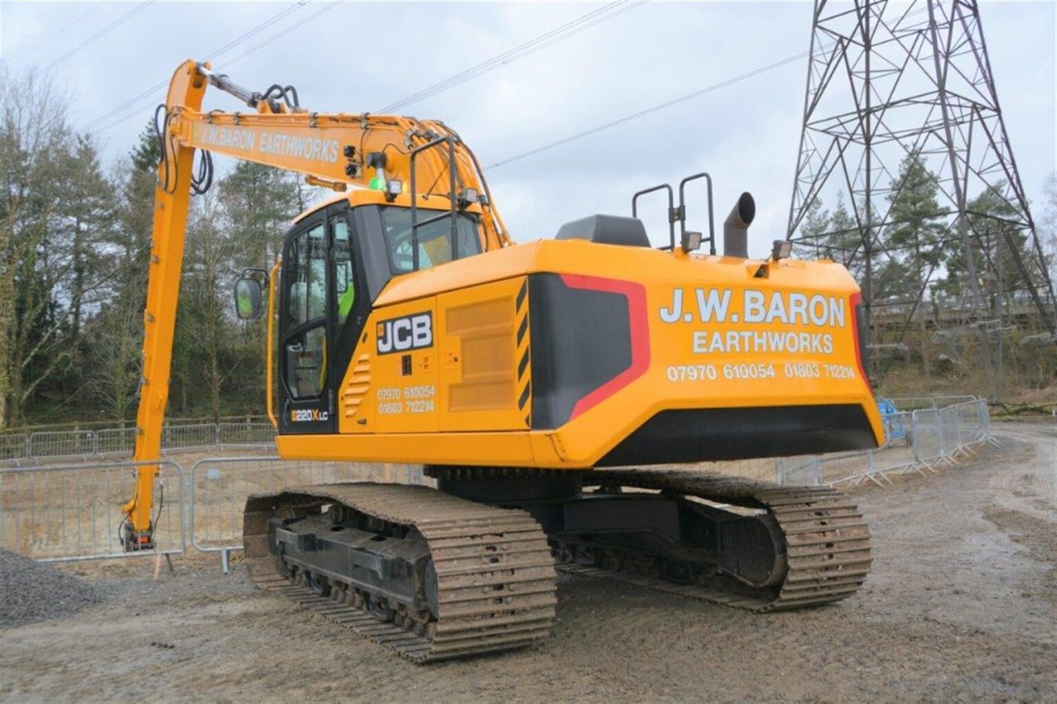 JW Baron Earthworks Reach Further with First Ever JCB 220X Long Reach