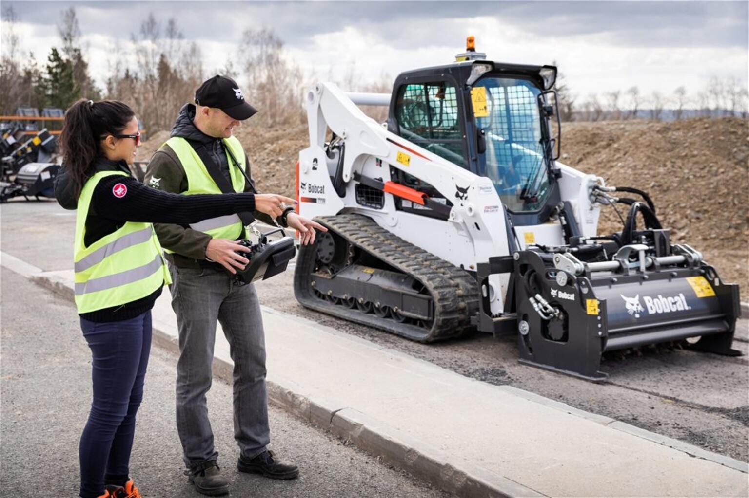 New Remote Control Launch for Bobcat Loaders