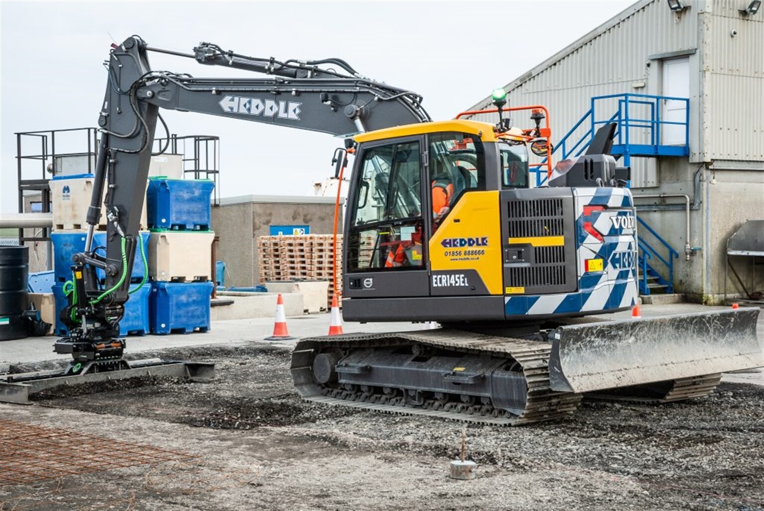 First Volvo/Steelwrist combo for Heddle Construction