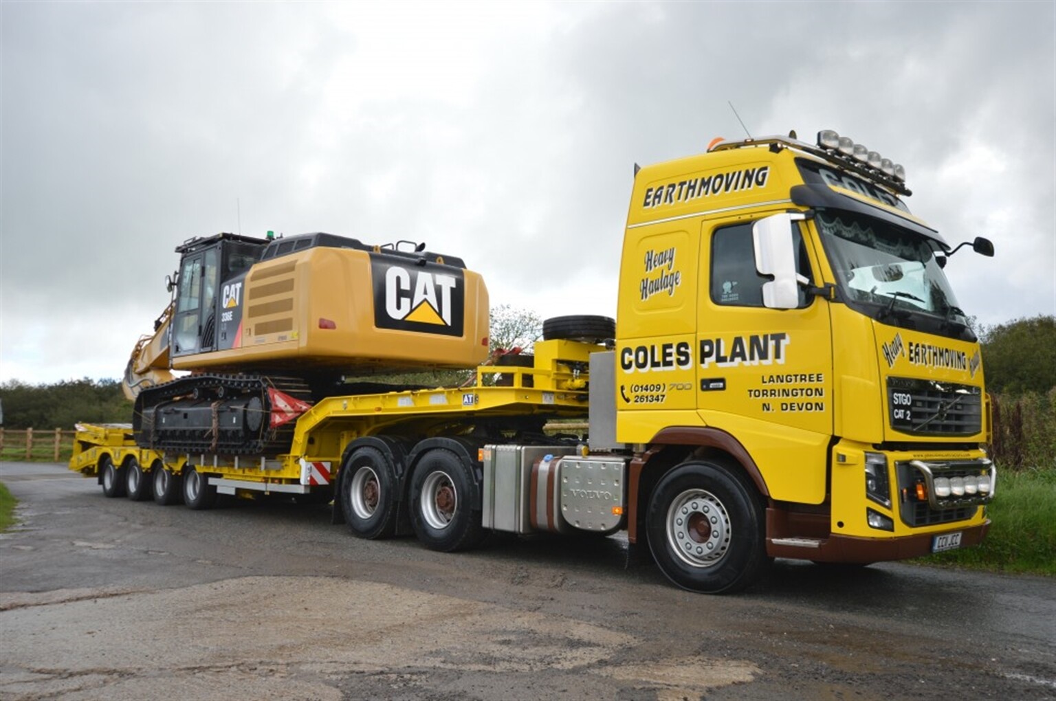 Cat’s Hybrid excavator hits the West Country