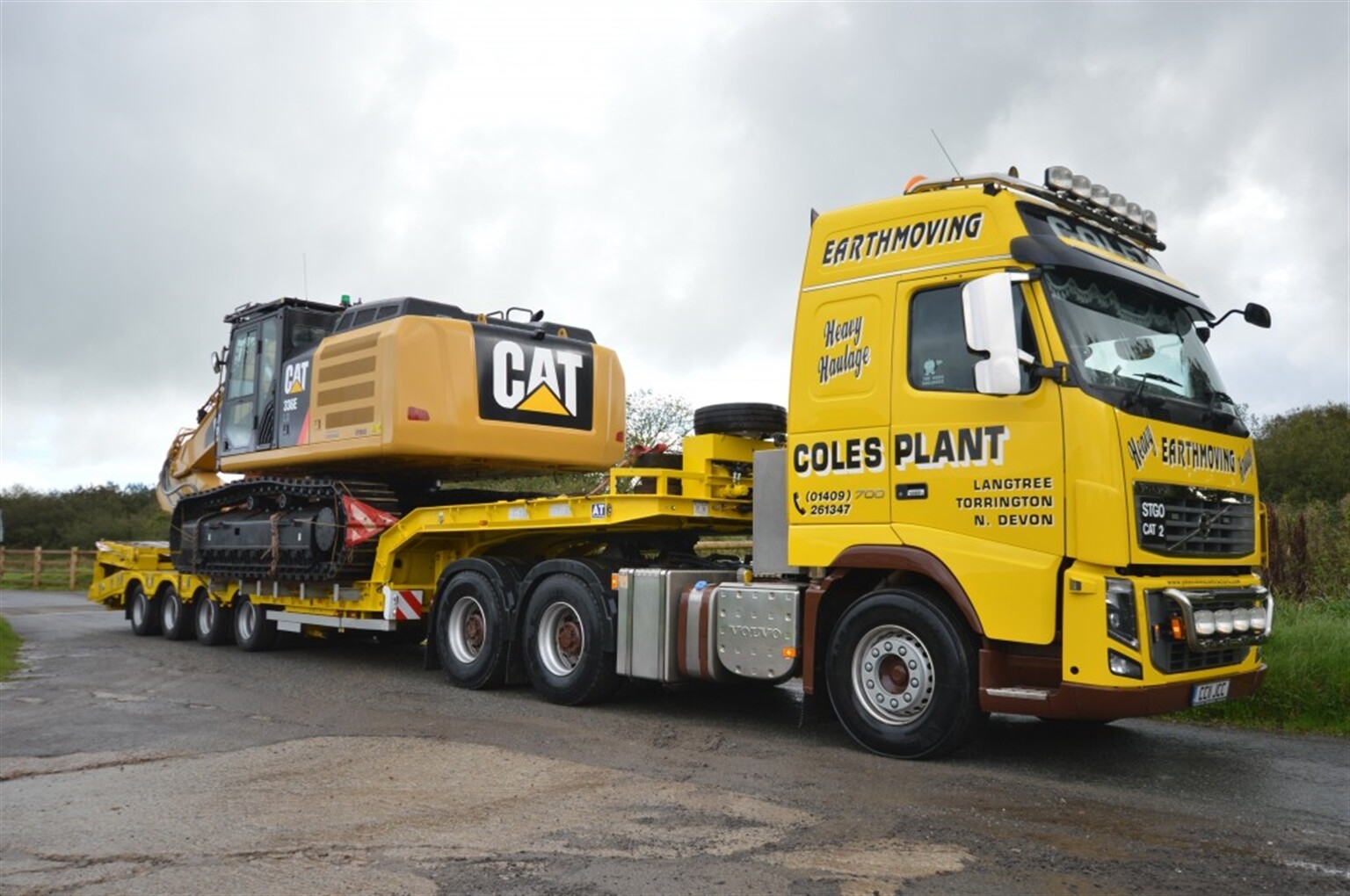 Cats Hybrid excavator hits the West Country