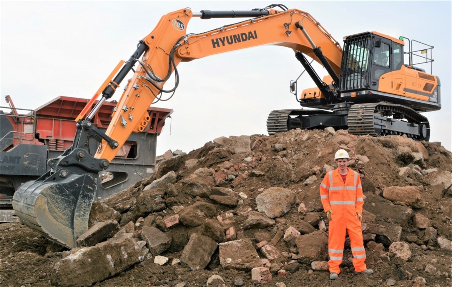 New Hyundai HX300L proves crushing success for Derbyshire company