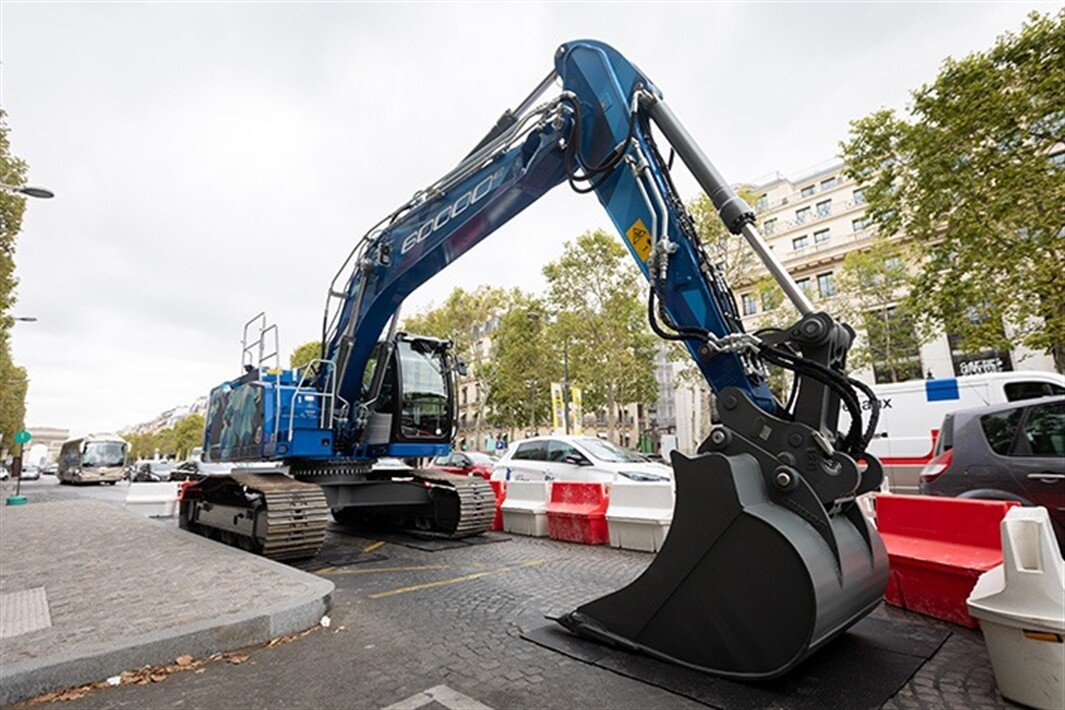 'Vive La France' as 60,000th Liebherr Hydraulic Excavator arrives on the Champs Elyses