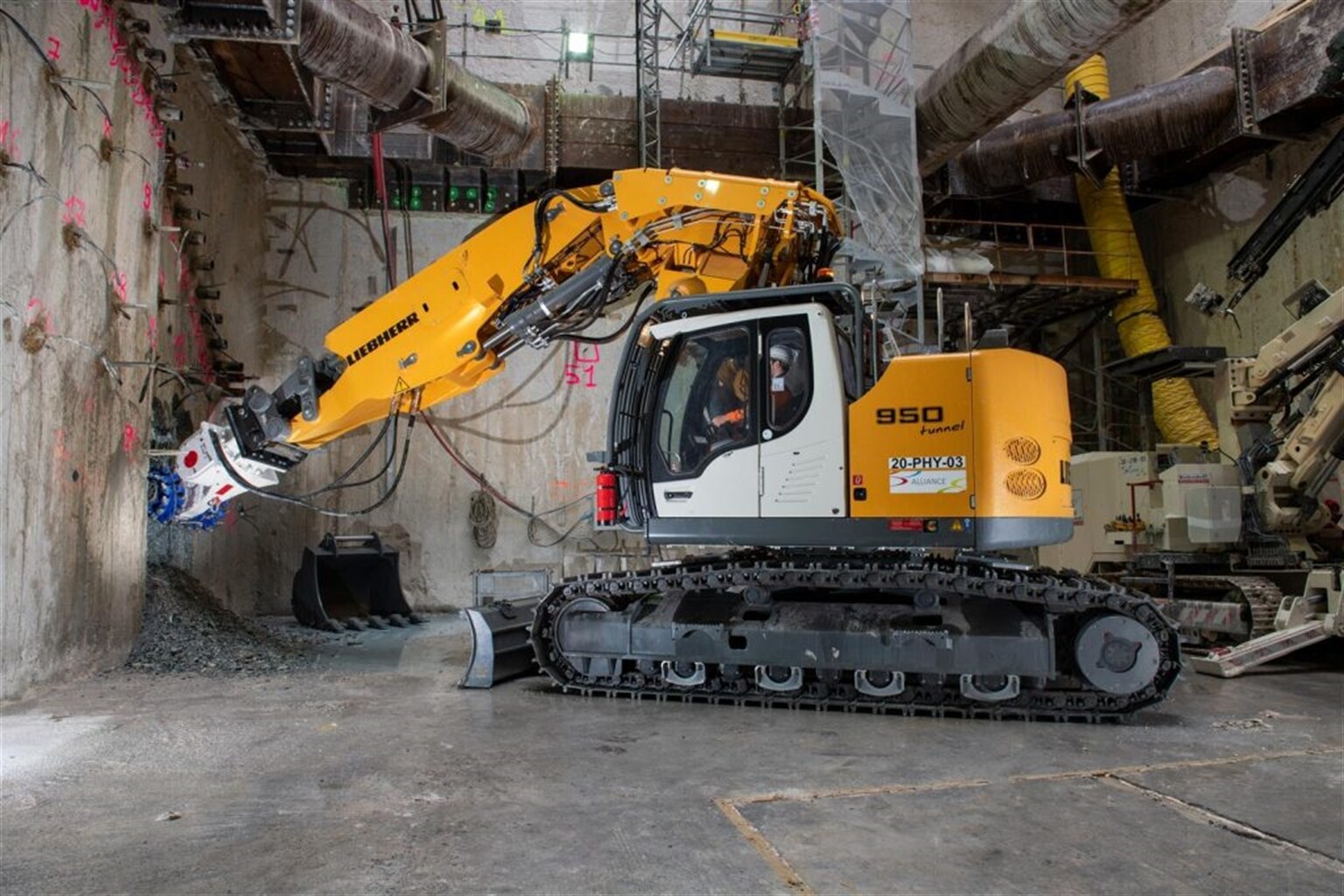 Liebherr R 950 Tunnel Excavator in the heart of Paris