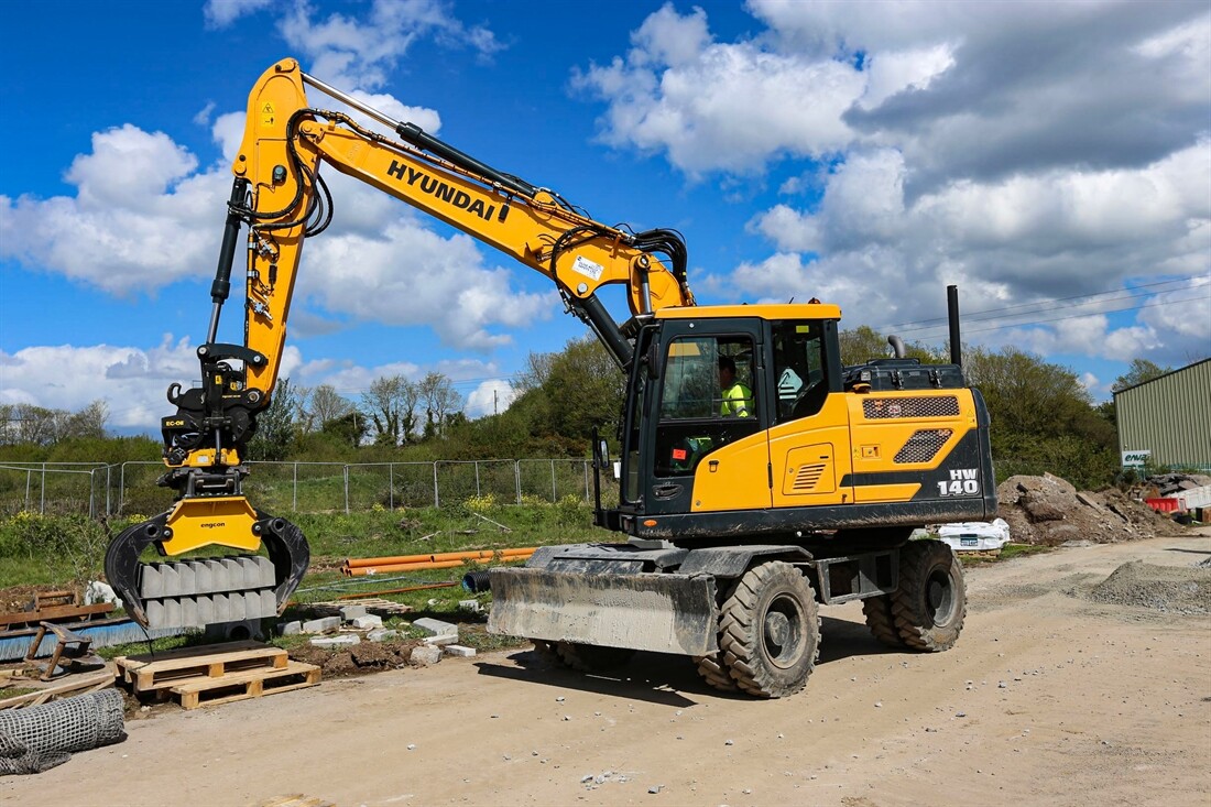 Hyundai HW140 at Collins Plant Hire