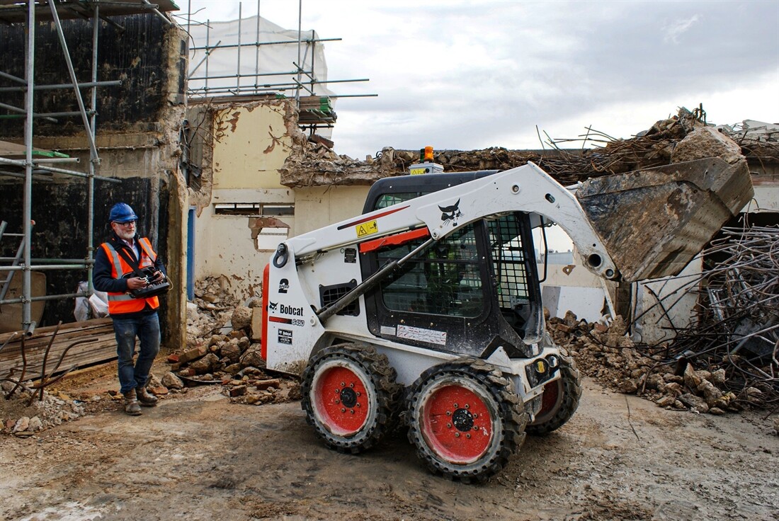 UK’s first RC Bobcat loader in demolition