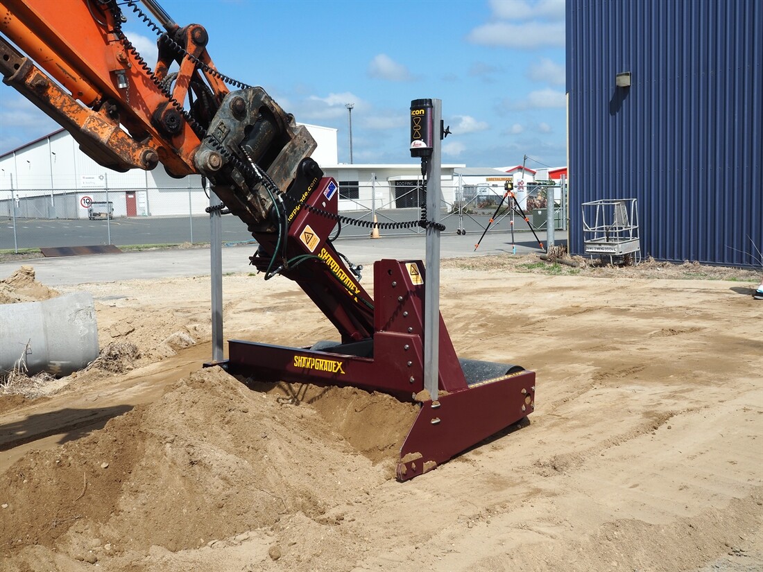 SharpGradeX grading attachment for excavators