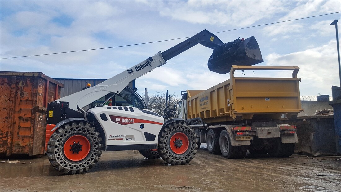 UKs first Bobcat Waste Expert telescopic loader