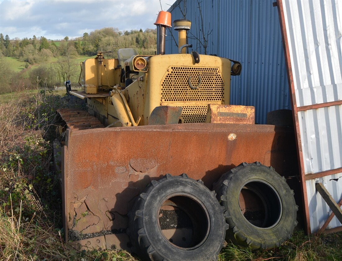 Iconic Cat D8H set for restoration