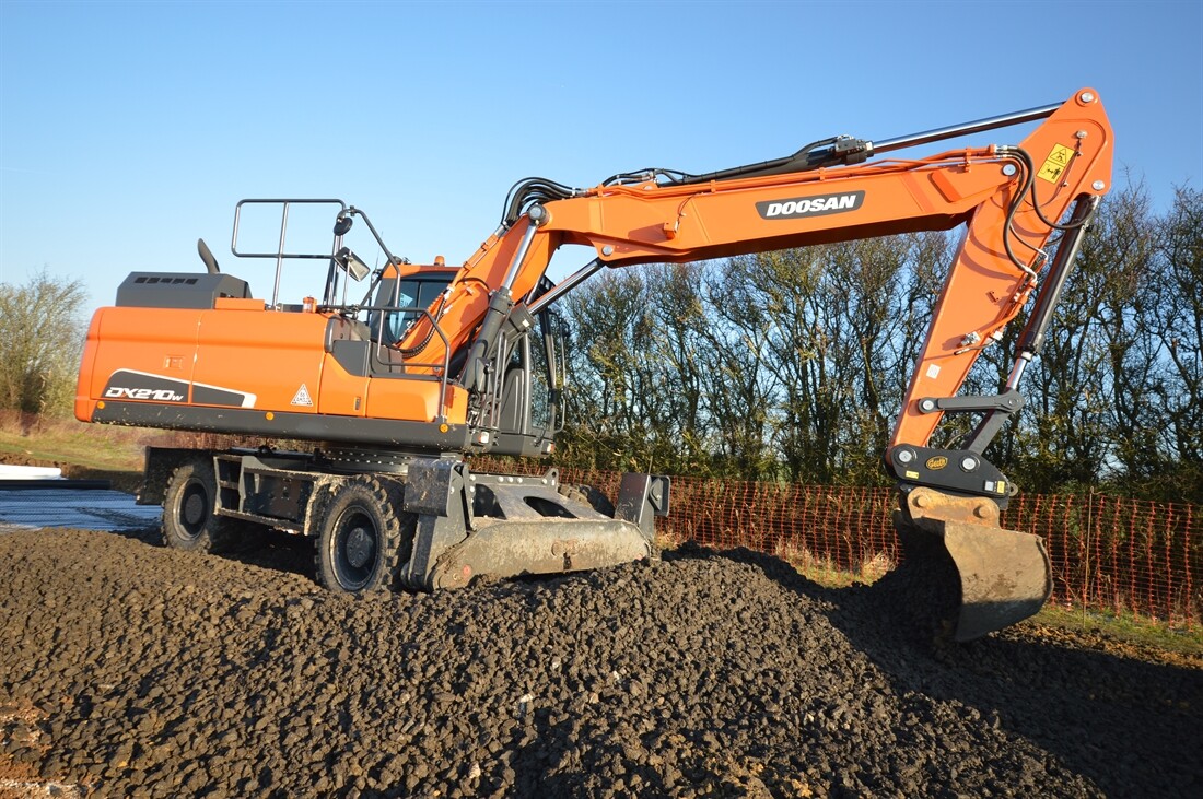 Big Doosan Duck Has Impressed Currie